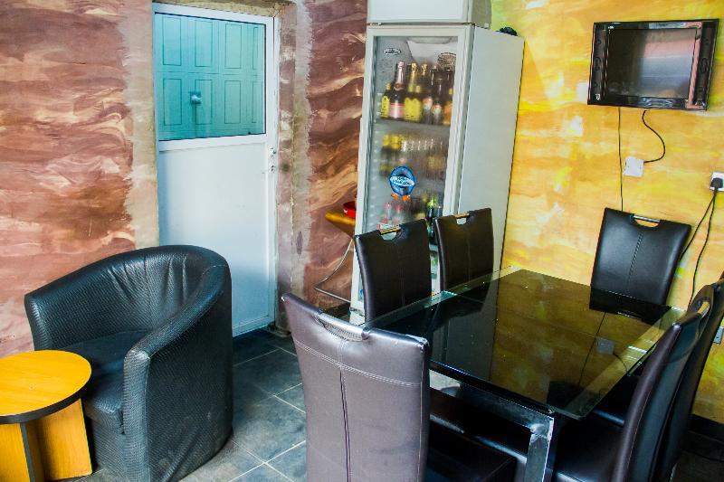 Glasshouse Suites Annex ลากอส ภายนอก รูปภาพ